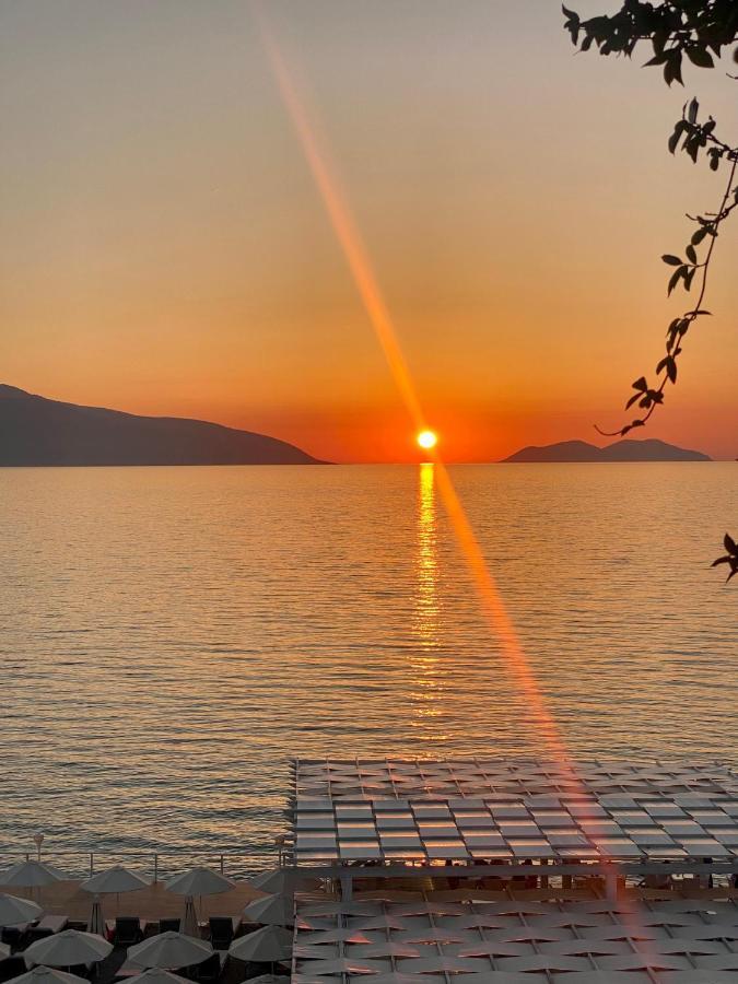 Paradise Beach Hotel Vlore Exterior photo