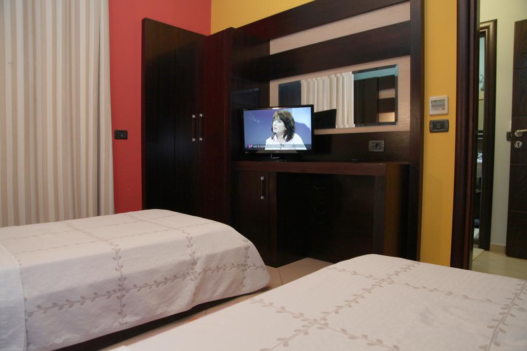 Paradise Beach Hotel Vlore Room photo